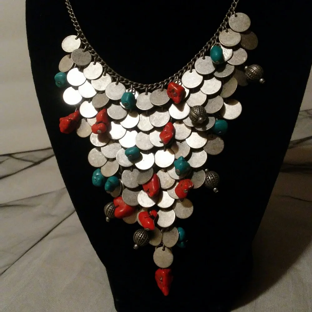Bib necklace set